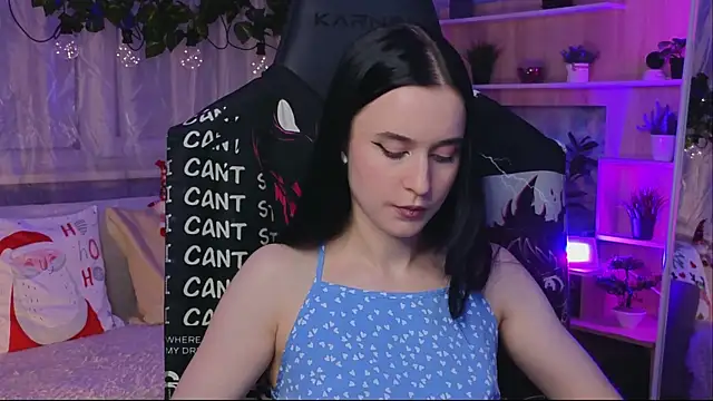 Snapshot of KiraLiLime chatting on 03-01-25, 10:42 KiraLiLime online show from 03-01-25, 10:42