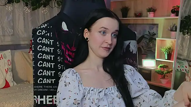 Snapshot of KiraLiLime chatting on 03-02-25, 10:16 KiraLiLime online show from 03-02-25, 10:16