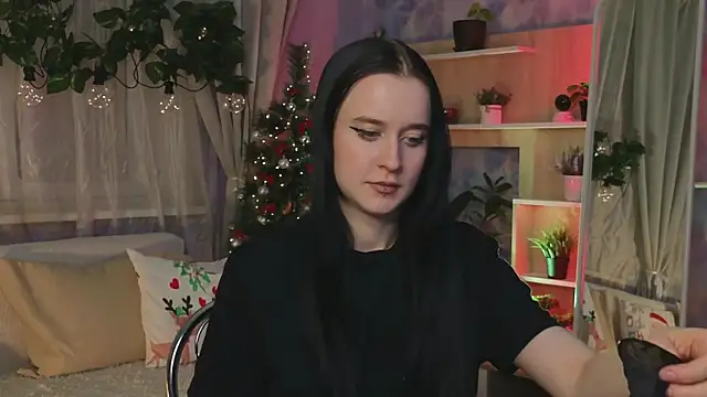 Snapshot of KiraLiLime chatting on 03-07-25, 06:11 KiraLiLime online show from 03-07-25, 06:11