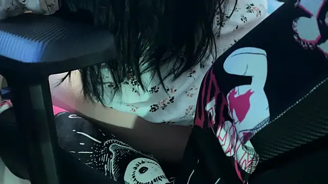 Snapshot of KiraLiLime chatting on 03-08-25, 03:24 KiraLiLime online show from 03-08-25, 03:24