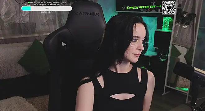 Snapshot of KiraLiLime chatting on 09-21-25, 12:12 KiraLiLime online show from 09-21-25, 12:12