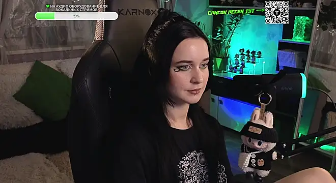 Snapshot of KiraLiLime chatting on 10-15-25, 05:35 KiraLiLime online show from 10-15-25, 05:35