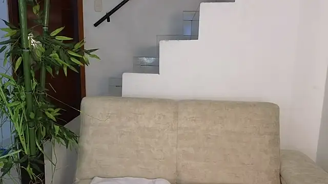 Lorenne Miller online show from 09-11-25, 04:01