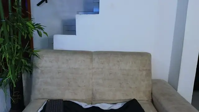 Lorenne Miller online show from 04-11-26, 05:12