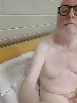 Snapshot of Greyhound70 chatting on 03-10-25, 10:13 Greyhound70 online show from 03-10-25, 10:13