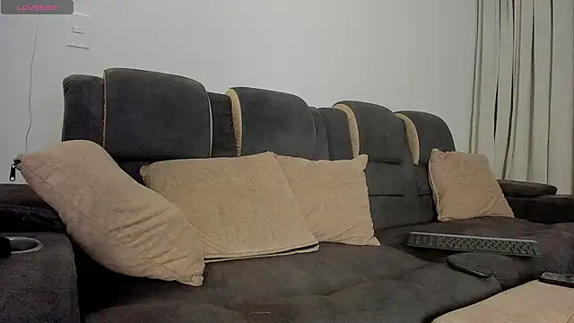 Snapshot of davis_alx1 chatting on 10-10-25, 11:26 davis alx1 online show from 10-10-25, 11:26