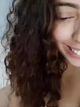 Snapshot of Sweet-diamondxxx chatting on 12-14-24, 12:44 Sweet-diamondxxx online show from 12-14-24, 12:44