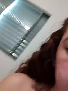 Snapshot of Sweet-diamondxxx chatting on 01-31-25, 02:39 Sweet-diamondxxx online show from 01-31-25, 02:39