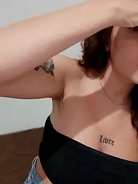 Snapshot of Sweet-diamondxxx chatting on 02-07-25, 10:30 Sweet-diamondxxx online show from 02-07-25, 10:30