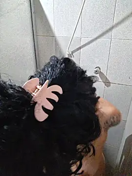 Snapshot of Sweet-diamondxxx chatting on 11-09-25, 01:20 Sweet-diamondxxx online show from 11-09-25, 01:20