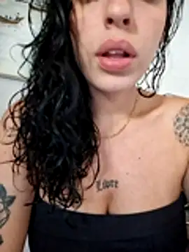 Snapshot of Sweet-diamondxxx chatting on 11-27-25, 05:15 Sweet-diamondxxx online show from 11-27-25, 05:15