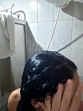 Snapshot of Sweet-diamondxxx chatting on 12-05-25, 05:42 Sweet-diamondxxx online show from 12-05-25, 05:42