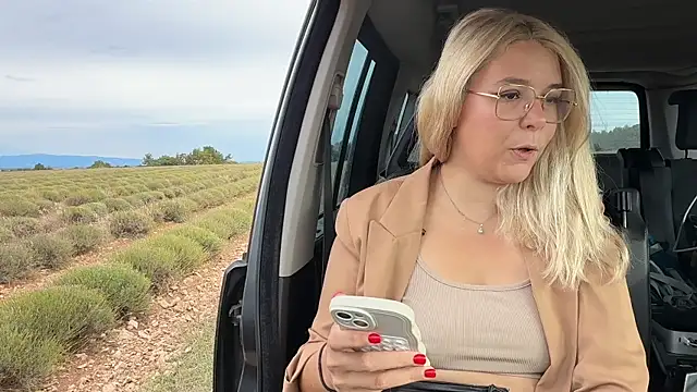 EmyLana online show from 09-13-25, 07:41