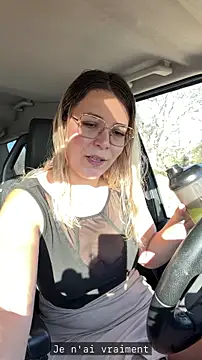 EmyLana online show from 04-10-26, 06:40