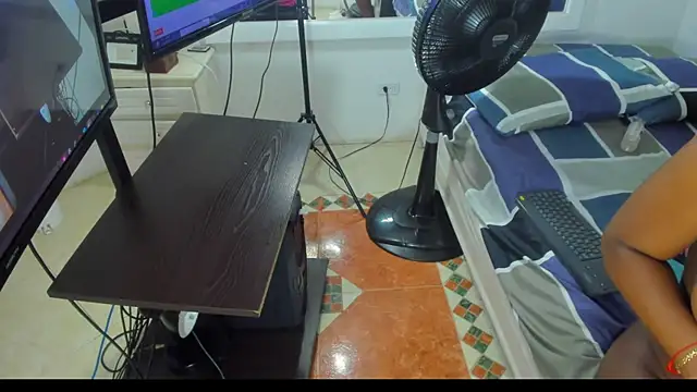 Snapshot of Evelonga_707 chatting on 01-11-25, 07:05 Evelonga 707 online show from 01-11-25, 07:05