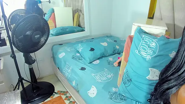 Snapshot of Evelonga_707 chatting on 02-14-25, 07:12 Evelonga 707 online show from 02-14-25, 07:12