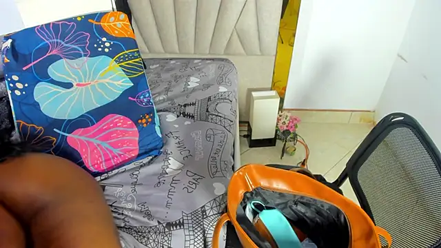 Snapshot of Evelonga_707 chatting on 03-06-25, 07:32 Evelonga 707 online show from 03-06-25, 07:32