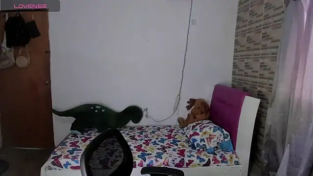  Amelia Johns  online show from 04-14-26, 04:02