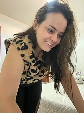 Snapshot of Im_Amelia chatting on 10-20-25, 01:44 Im Amelia online show from 10-20-25, 01:44