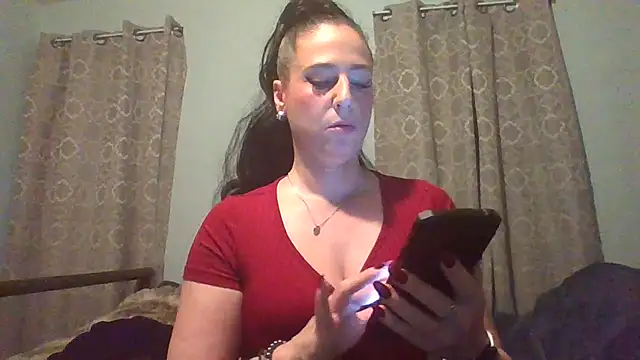 Audrey hotty online show from 11-12-25, 10:41