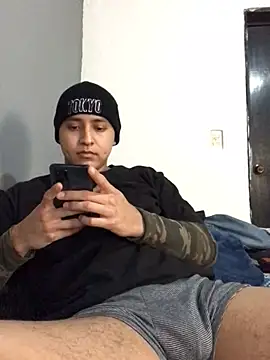 Snapshot of Slow_Kmazutra chatting on 01-17-25, 08:33 Slow Kmazutra online show from 01-17-25, 08:33