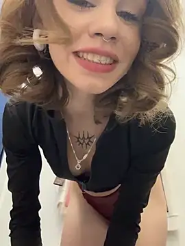 Snapshot of Street_young chatting on 12-14-24, 02:21 Street young online show from 12-14-24, 02:21