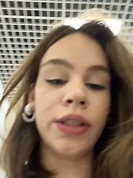 Snapshot of Street_young chatting on 12-27-24, 12:45 Street young online show from 12-27-24, 12:45