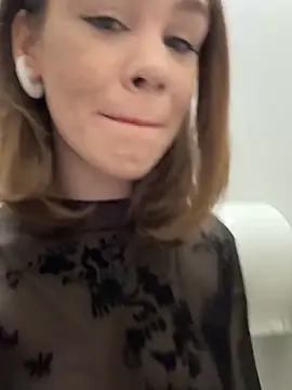 Snapshot of Street_young chatting on 01-11-25, 03:09 Street young online show from 01-11-25, 03:09