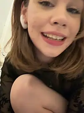 Snapshot of Street_young chatting on 01-12-25, 02:19 Street young online show from 01-12-25, 02:19