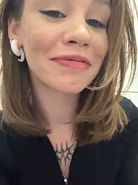 Snapshot of Street_young chatting on 01-17-25, 05:41 Street young online show from 01-17-25, 05:41