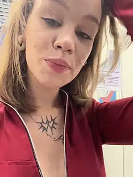 Snapshot of Street_young chatting on 01-18-25, 05:48 Street young online show from 01-18-25, 05:48