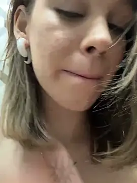 Snapshot of Street_young chatting on 02-08-25, 12:17 Street young online show from 02-08-25, 12:17