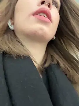 Snapshot of Street_young chatting on 02-12-25, 03:16 Street young online show from 02-12-25, 03:16