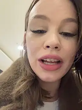 Snapshot of Street_young chatting on 03-05-25, 03:51 Street young online show from 03-05-25, 03:51