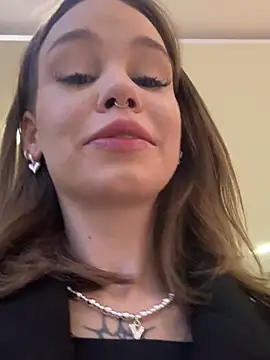 Snapshot of Street_young chatting on 03-14-25, 04:30 Street young online show from 03-14-25, 04:30