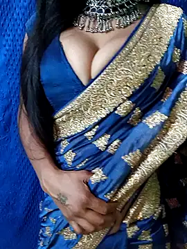 Snapshot of Savita_hotmom chatting on 03-10-26, 05:40 Savita hotmom online show from 03-10-26, 05:40