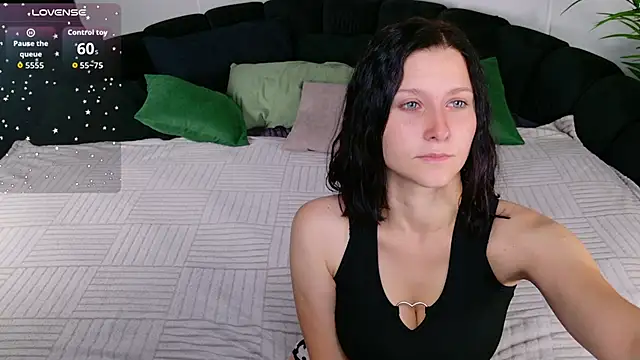 Snapshot of SarahStanley chatting on 09-19-25, 04:29 SarahStanley online show from 09-19-25, 04:29
