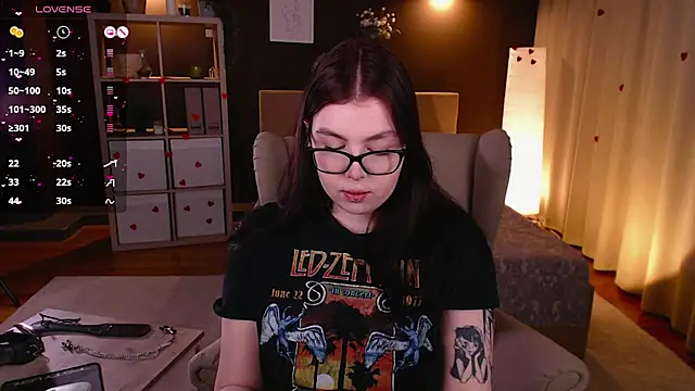 Snapshot of Arizonaa_Muse chatting on 02-21-25, 12:27 Arizonaa Muse online show from 02-21-25, 12:27