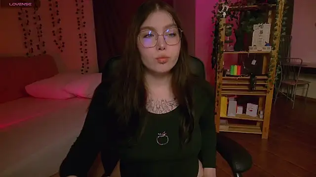 Snapshot of Arizonaa_Muse chatting on 11-22-25, 02:21 Arizonaa Muse online show from 11-22-25, 02:21