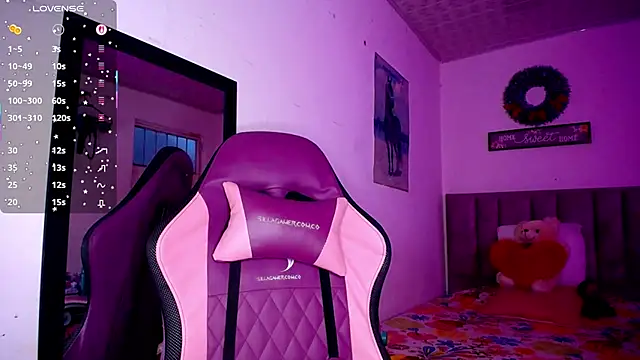 Lanna hott  online show from 06-20-26, 11:24