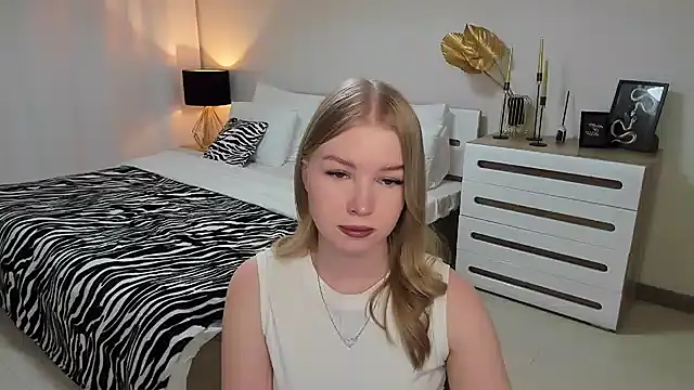 shy  lady online show from 03-04-25, 09:22