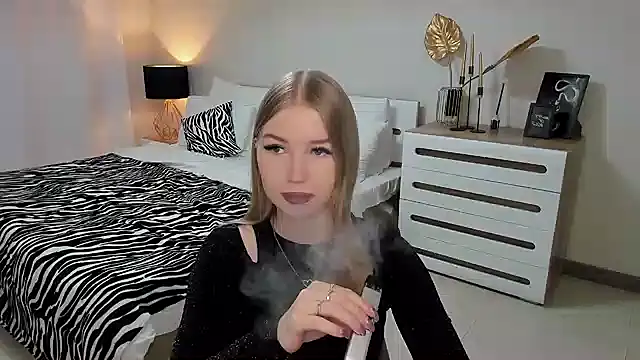 shy  lady online show from 03-20-25, 09:24