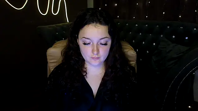 GloriNichols online show from 12-21-24, 01:32