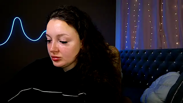 GloriNichols online show from 09-23-25, 05:21