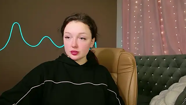 GloriNichols online show from 10-19-25, 05:19