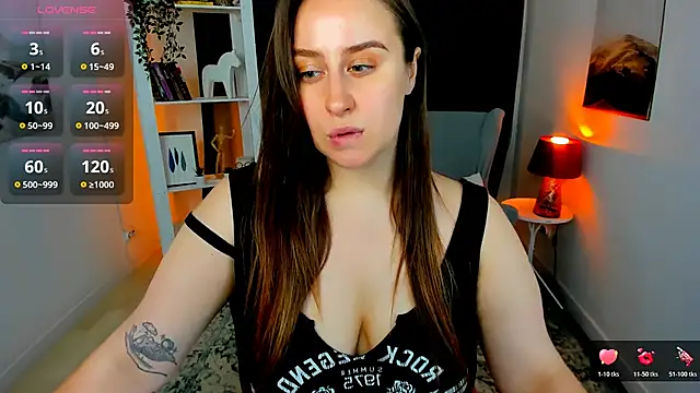 Lattea online show from 10-18-25, 04:19