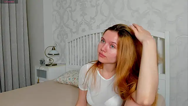 Eva  Lewis online show from 06-05-26, 06:52