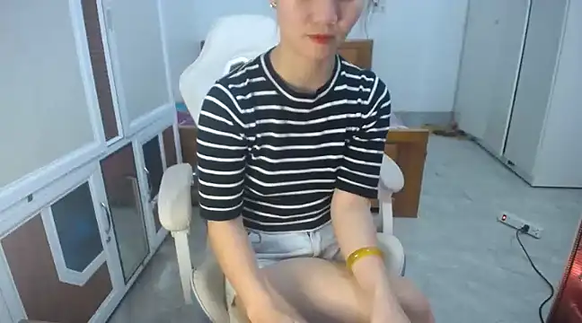 Snapshot of Susu204 chatting on 03-08-25, 02:08 Susu204 online show from 03-08-25, 02:08