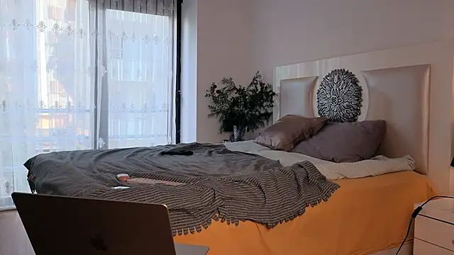 Snapshot of my_lina chatting on 01-09-25, 01:35 my lina online show from 01-09-25, 01:35