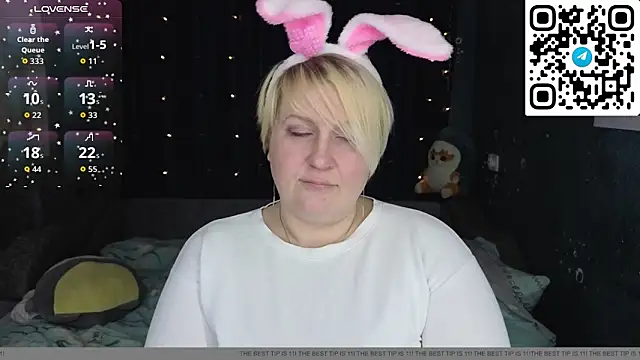 Snapshot of CuteHanna chatting on 04-05-26, 11:57 CuteHanna online show from 04-05-26, 11:57